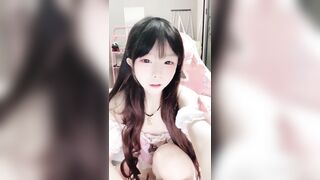 超可爱萝莉被干了【呆呆萝】童颜美乳 长腿丝袜无毛嫩穴 白虎小穴终于被撑开 过瘾 (4)