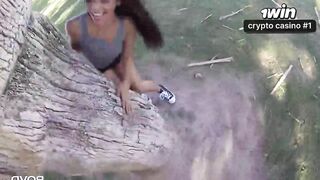 Adolescente Latina Gina Valentina tem sexo no parque antes de um creampie em casa.