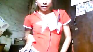Hot Indonesian Babe Dancing