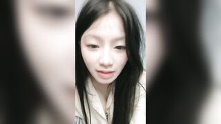 重磅 顶级纯欲学妹【你的小月月】长发大奶圆又挺 皮肤细腻 长腿翘臀 美翻了 猛操 颜射 吃精 (1)