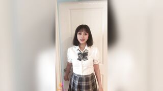 【反差骚货】淫荡的室友 室友请我帮助维修电脑 反被我抢插内射