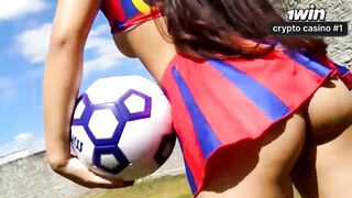 A anjo ficou excitada após o treino e pediu por relações sexuais com entusiasmo.