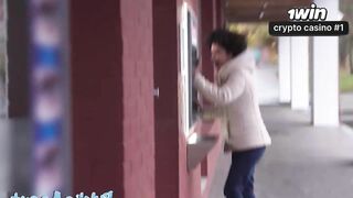 Agente brasileira grava sexo hardcore e boquete ao ar livre em ponto de vista quente.