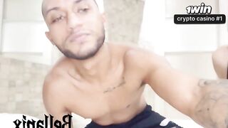 Meu meio-irmão me agarrou e gozou na minha barriga enquanto eu cavalgava nele.