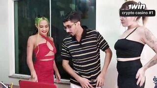 Amiga generosa divide o pênis do macho - Atriz Joy Ski - superação pornô XXX!