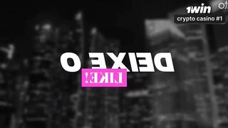 A morena brasileira exibe seu corpo exuberante em uma sessão intensa de sexo anal.