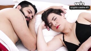 Experiência sensuous de ménage à trois com duas brasileiras no sexo rectal hardcore.