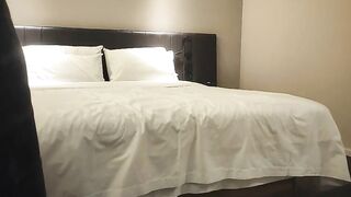 【老牛叔】，探探约人妻，30岁公司财务小姐姐，下午黑裙相会，白嫩胴体女上位骚浪淫贱属第一