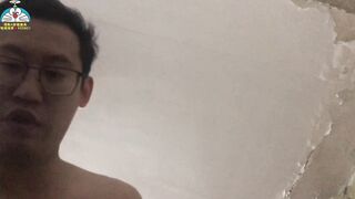 叫了一个丰腴犹存老熟女到出租屋性爱啪啪，各种姿势配合女上位骑乘啪啪