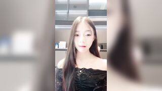 新人学生妹 热舞女神【黎巴啦呀】美乳挺胸~激情裸舞自慰喷水一字马跪地沐浴完美G奶热舞+自慰 (12)