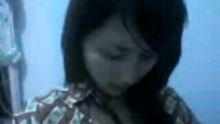 Indonesian Amateur Asian Teen Shows Her Body