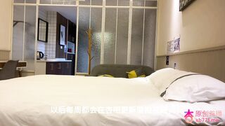 探花【阿宾】❤️3000约了个御姐型大美女刚开始服务的时候问我手机在哪里因为她以前被拍过有点担心没想到终究还是被拍了