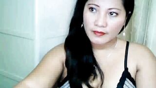 Filipina MILF on Webcam