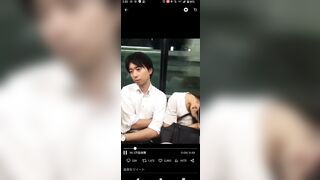 日本妹子電車遇痴漢，胸部被揉半分鐘才驚醒！