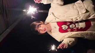 刚满20岁的表妹穿著校服醉酒后迷迷糊糊做爱，BB粉嫩毛毛都沒長全，真是可惜了沒怎么做过鸡巴都很难插進