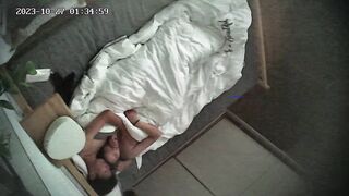 2023-10-27新流出民宿酒店偷拍❤️学生情侣开房性欲很强的妹子睡觉小哥也不让她闲着