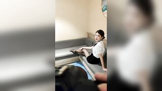 2023-11-6【模特写真拍摄丶探花】现场拍摄气质模特，空姐制服性感黑丝，摆出各种姿势，脱光光掰开穴