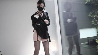 ✅网红名媛✅御姐尤物女神〖娜娜〗房产经纪人穿着吊带黑丝情趣内衣来到我的房间，高冷女白领私下也是小母狗一个