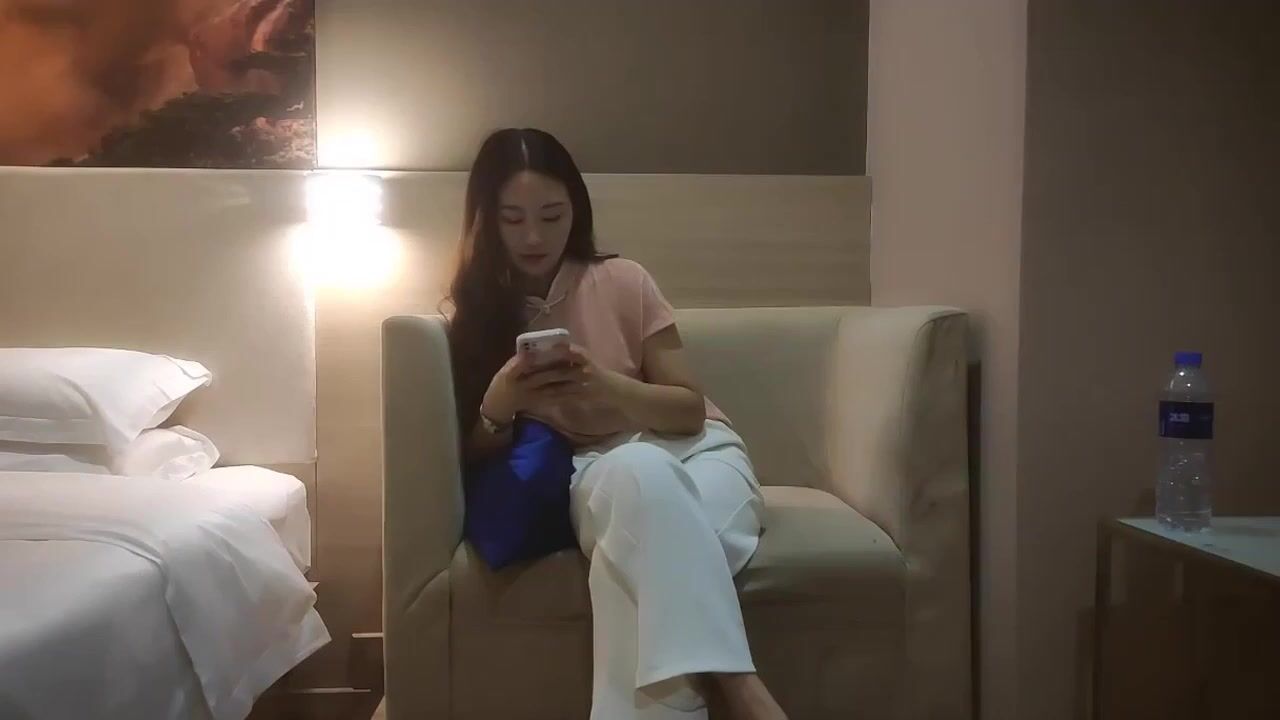 漂亮少妇吃鸡啪啪 看着清纯特别骚 被操被振动棒刺激豆豆 被无套输出 不能内射 拔吊射了一逼毛 - ❤️️ X1HUB ❤️️