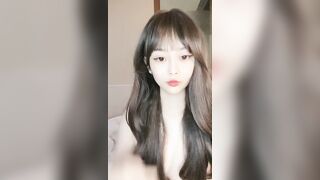 新人！校花女神！超级漂亮~【想入菲菲】，这身材绝了，勾魂摄魄的小眼神，白皙完美的胴体，值得