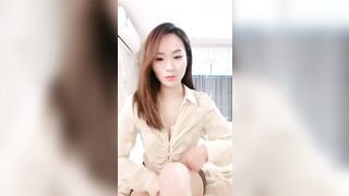 气质美御姐！应要求下海大秀！包臀裙修长美腿，开档黑丝假吊骑乘，娇喘呻吟好听，震动棒双管齐下