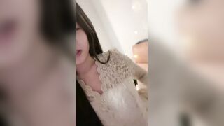 超美！仙女般单眼皮校花~【小初】娇小身材奶子大，年末极品尤物频出，19岁，正是较嫩可口的年龄，超赞！