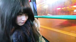 漂亮美眉 被小哥哥带回房间无套啪啪 开始很有点害羞 被各种输出