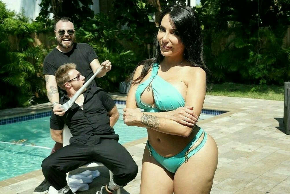 Kim K Fucks The Paparazzi