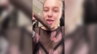 Blowjob in the Changing room