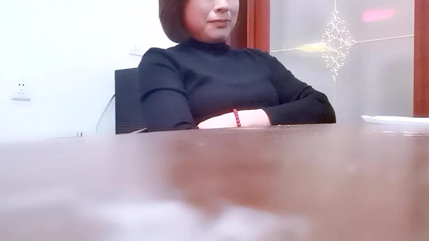 2024 2 15， 换妻日记 ，人到中年玩得好花，县城公务员夫妻来交换  