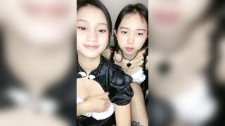 美少女姐妹花！女女激情大秀！情趣女仆装，互摸调情，跳蛋玩穴，一起翘屁股，自摸揉穴，娇喘呻吟