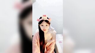 我靠，爱死了， 【小米】，好嫩啊，雪白纯大胸，无毛一线肥美逼 ，小仙女再配上这么美的大奶子，绝了