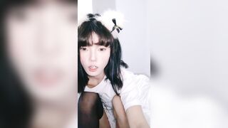 清纯尤物美少女！外表呆萌超嫩！收费房大尺度，情趣内衣透视，美乳肥臀，跳蛋玩弄小穴