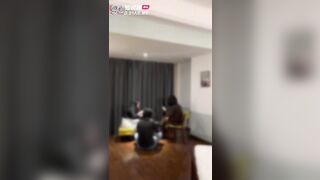 【超顶❤️绿帽大神】茗茗✨ 最近较火的91眼镜骚妹 聚众淫乱扑克游戏 输牌惩罚肏穴 定制吃安眠药做爱 模拟迷奸