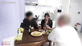 FC2-PPV-4374141 【無修正ｘ個人撮影】人の奥さん愛奴8号　旦那が寝ている横で大胆不貞行為！「興奮しちゃう！」ヤバいシチュエーションに濡れまくり…膣に中出しされたまま飲みを再開ｗ