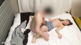 FC2-PPV-4361602 【レビューで顔出し】飯〇まりえ似スリム美人の処〇喪失♡ちょっと生意気な美人ちゃんにおじさんのちん〇突っ込んできました【前編】【個人撮影】38人目No.125