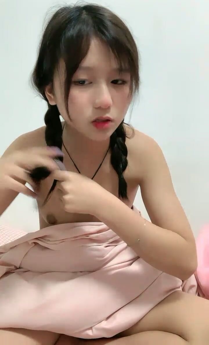 ❤️❤️19清纯学生妹，出租屋和小男友爱爱，舌吻调情，吊带黑丝美臀，后入骑乘姿势，妹妹还很会玩 - ❤️️ X1HUB ❤️️