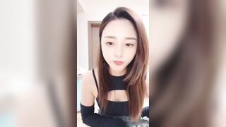 ❤️❤️白虎美穴尤物女神，超级嫩，先自慰再操B，绝活一字马，张开双腿迎接大屌，一顿狂干爆操