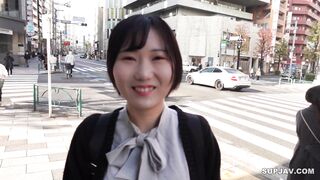 FC2-PPV-4338313 初撮影・顔出し！！いつも通う経験少なさそうなカフェ店員を店外に呼び出し僕の歪んだ性癖を受け入れ自慰行為鑑賞・・・性欲溜め込んだ欲求不満な深部を激しく貫かれ2回連続膣内射精！！