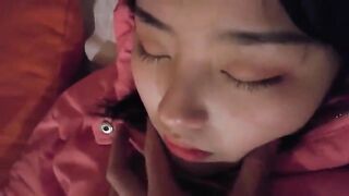 小伙下药迷翻美女班花带回酒店玩了一个她的小嫩B怕担责任没敢真操