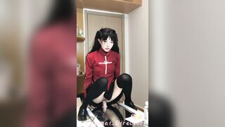 ⚫️⚫️最新宅男女神VIP福利18分，网红极品美少女【埋导演】COSER远坂凛镜子反射假屌跳蛋紫薇画面非常销魂