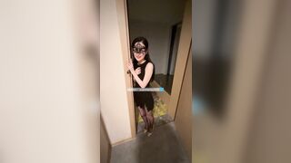 2024年，重金5W人民币包月，【蔓蔓苏】，性感御姐，白天闹市街头车震，家中阳台黑丝露出，各种玩弄劲爆！