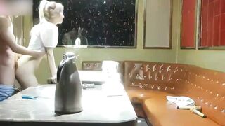 【高清偷拍】小情侣周末没钱开房来KTV开操_这么放得开全脱了也不怕被服务生偷看