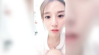 高颜大奶小少妇 你今天水咋那么多 水漫金山 快点你没戴套 在家被大鸡吧小哥无套输出 插出一逼白浆