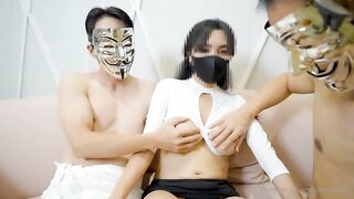 极品NTR绿帽大神『依贝子夫妻』✅聚众淫交3P群P淫乱派对~各种啪啪露出调教，在老公眼前被单男调教轮着爆操5