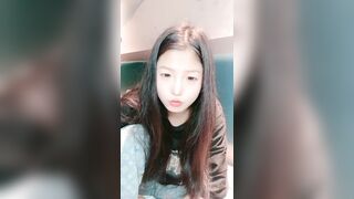 ❤❤清纯尤物美少女，酒店炮友操逼，妹妹很听话，干净粉嫩小穴，抬起腿就是操，搞完跳蛋自慰