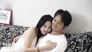 暑假强档❤️爱豆传媒ID5478饥渴难耐的风韵嫂子下药迷奸血气方刚的小叔子满足欲望・佳玲