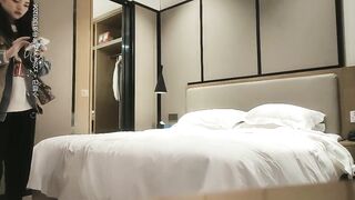 漂亮大奶小姐姐 逼逼怎么好多气 这很正常阿 被小哥多姿势输出 奶子哗哗 娇喘连连