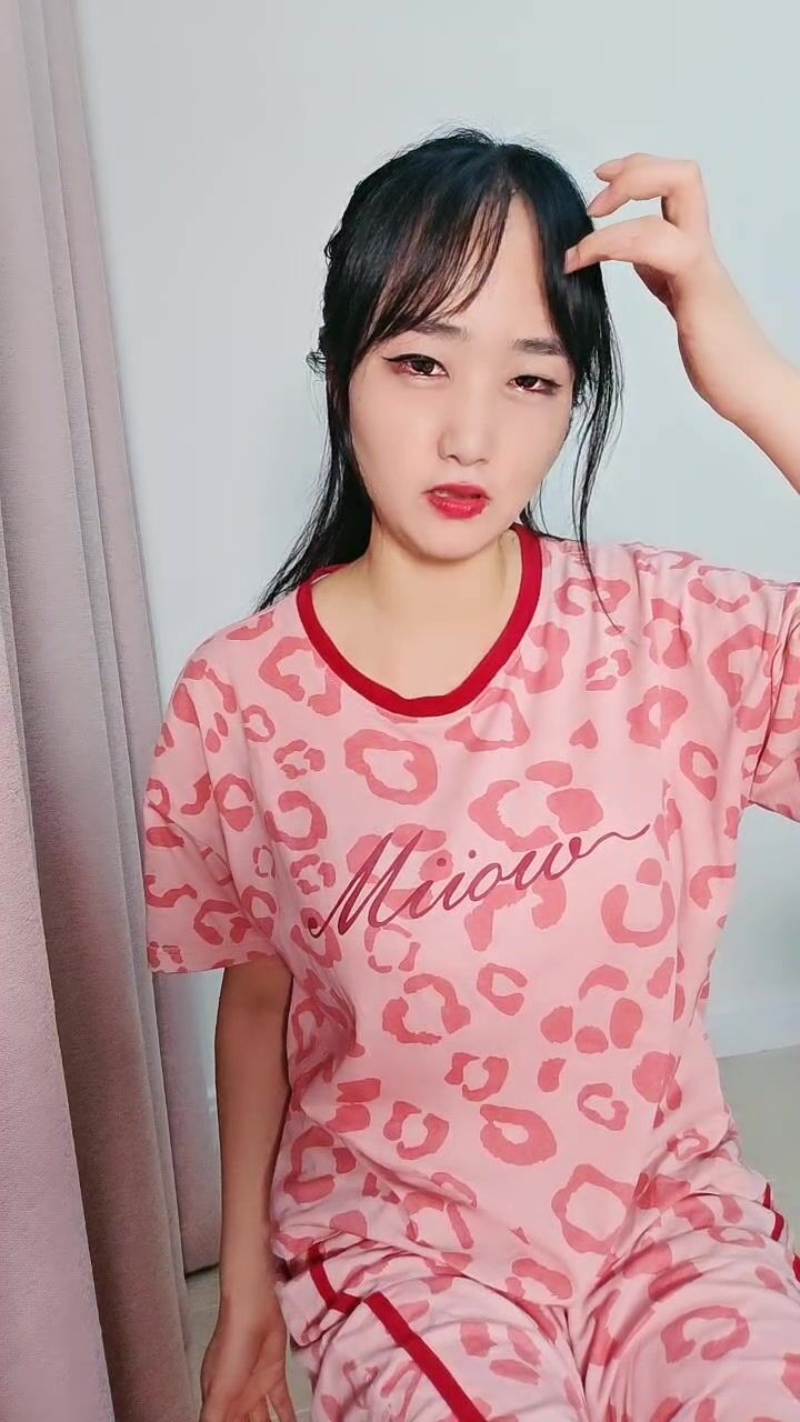 黑丝露脸制服诱惑全程露脸有才艺的小姐姐大秀直播，火辣激情艳舞脱衣发骚，古筝弹奏揉奶看逼，精彩刺激不断 - ❤️️ X1HUB ❤️️