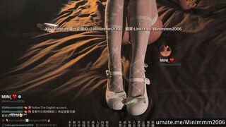 ⚫️⚫️最新9月收费精品，超人气虐调女神【MINI】金主定制特别版，蕾丝白袜萝莉靴2